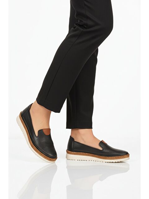 Ayakmod Siyah Hakiki Deri Ortopedik Kadın Casual Ayakkabı 700 Z