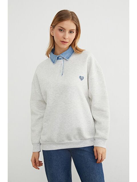 Fullamoda 3 İplik Kalp Nakışlı Polo Yaka Denim Detaylı Sweatshirt - S000469626-74
