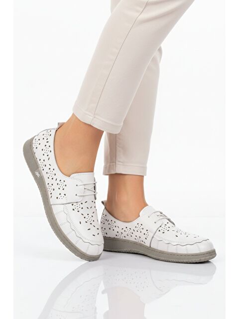 Ayakmod Beyaz Hakiki Deri Kadın Casual Ayakkabı 2084 Z