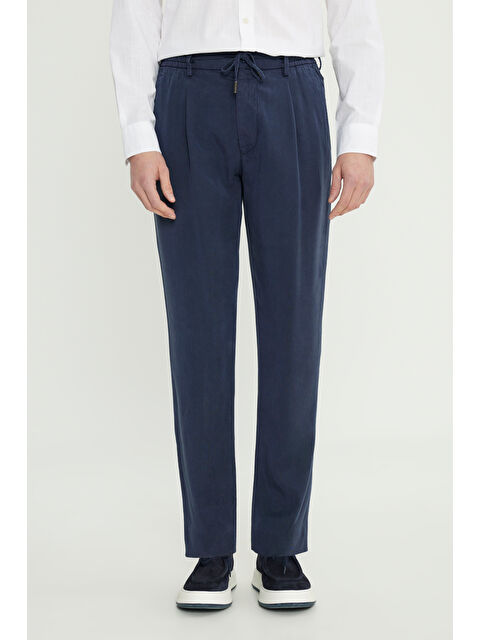 Altınyıldız Classics Erkek Lacivert Yumuşak Dokulu Slim Fit Dar Kesim Beli Bağlamalı Yan Cep Pantolon