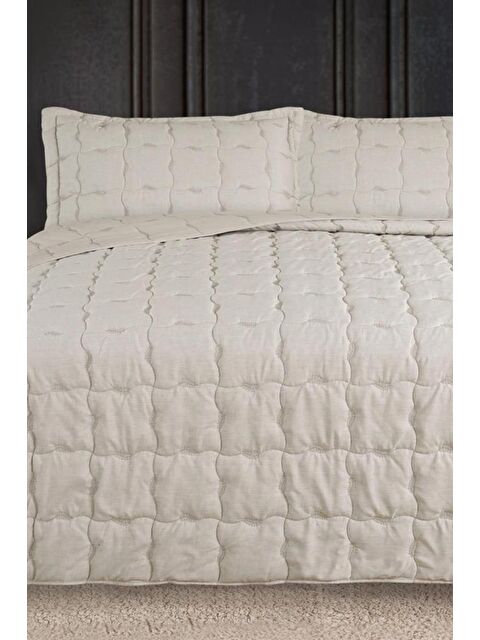 Çeyiz Diyarı Lesya Nakışlı Elyaf Dolgulu Çift Kişilik 240x260 Cm Yatak Örtüsü Krem - S000494988-19966