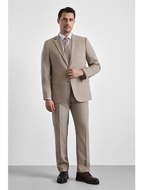 Süvari Bej Regular Sivri Yaka Düz Armürlü Kapaklı Cep Standart 6 Drop Takım Elbise