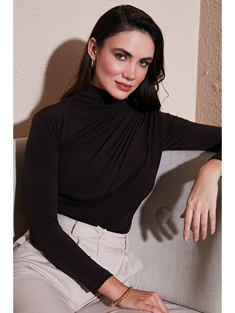 Lela Streç Büzgü Detaylı Slim Fit Dik Yaka Kadın Bluz 669925 - S000345672-19413