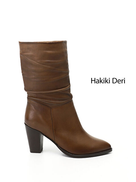 GÖNDERİ(R) Kadın KOYU VİZON Sivri Burun Körüklü Kalın Topuklu Hakiki Deri Çizme - S000493594-9561