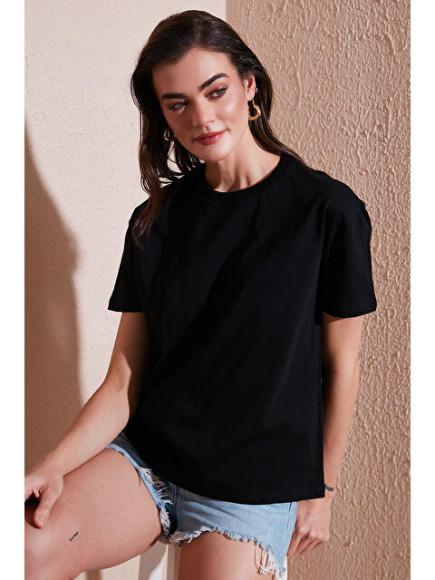 Lela Pamuklu Oversize Fit Bisiklet Yaka Kadın T Shirt 5866097 - S000348247-19351