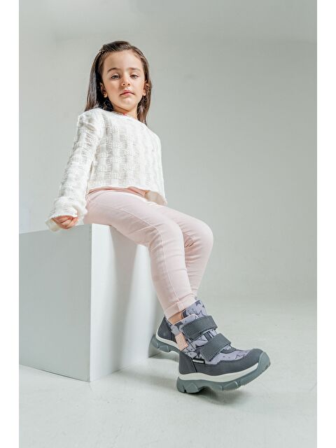 Mnpc Kız Çocuk Gri Su Geçirmez Anatomik Günlük Bot - S000446400-20600