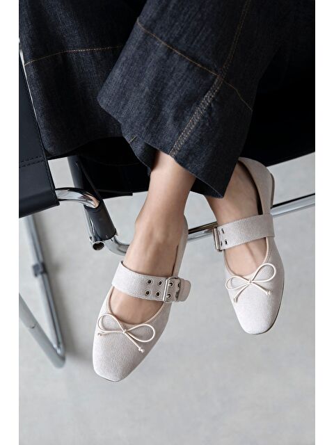 Straswans Faye Kadın Kemer Detay Süet Babet Bej