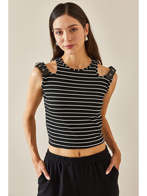 Xhan Siyah Çizgili Aksesuar Detaylı Askılı Bluz 5YXK2-48672-02 - S000229758-19351