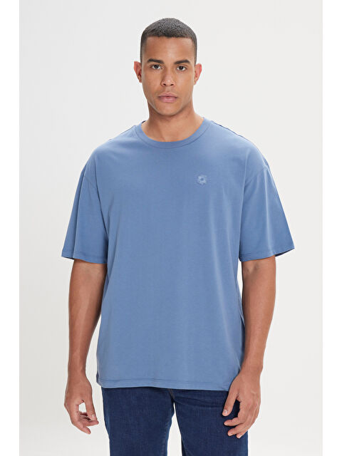 AC&Co / Altınyıldız Classics Erkek İndigo Loose Fit Bol Kesim %100 Pamuk Baskılı Bisiklet Yaka Tişört - S000394469-23093