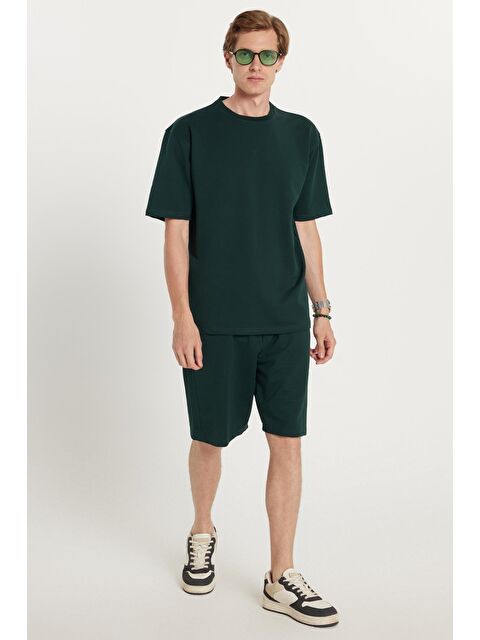TUDORS Erkek Standart Fit Normal Kesim Pamuklu Bisiklet Yaka Beli Bağcıklı Yeşil Şort Takım - S000524489-19416
