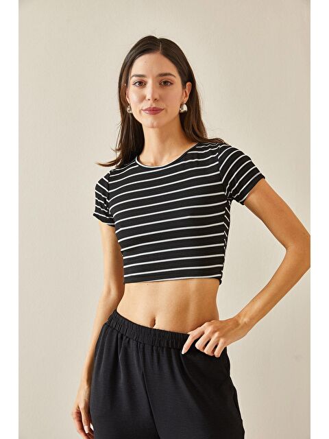 Xhan Siyah Sırt Dekolteli Aksesuarlı Crop Bluz 5YXK2-48670-02 - S000229760-19351