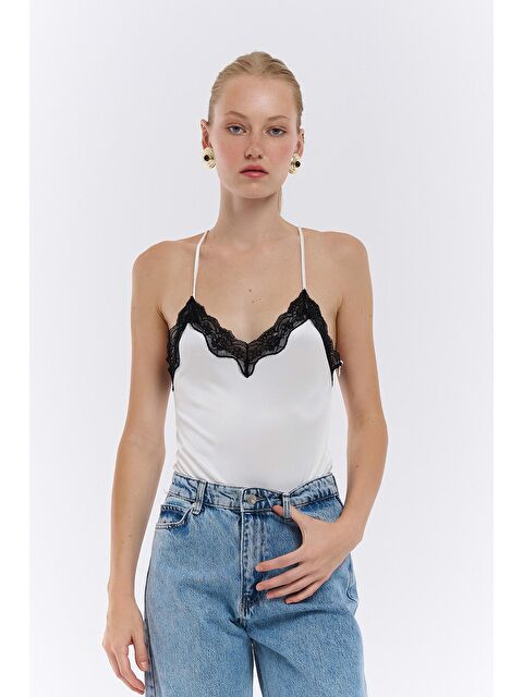 QUZU İnce Askılı Dantel Detaylı Saten Bluz Ekru - S000233598-19965