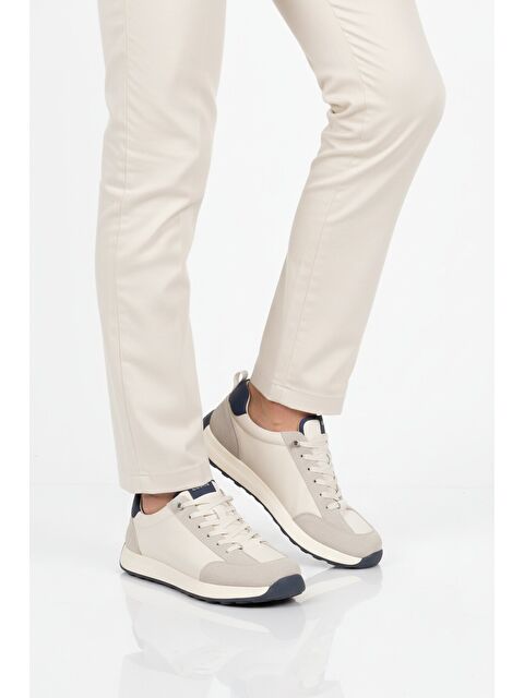 Guja Beyaz Bağcıklı Hafif Erkek Casual Ayakkabı 26Y516 M