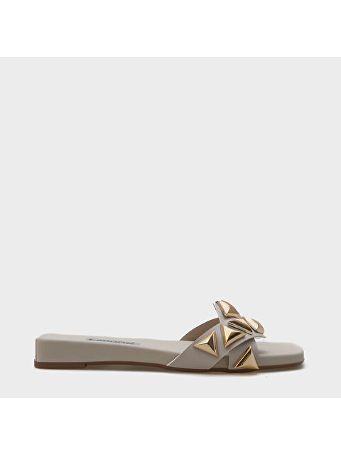 Capone Outfitters Manon Küt Burunlu Metal Aksesuarlı Kısa Topuklu Konfor Kadın Terlik - S000514250-19928