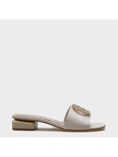 Capone Outfitters Malka Yuvarlak Küt Burunlu Taşlı Tokalı Kadın Kısa Topuklu Terlik - S000514246-19928