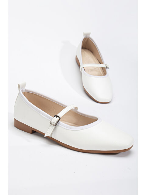 TONNY BLACK Kadın Beyaz Oval Burunlu Toka Bağlamalı Babet - S000493891-20063