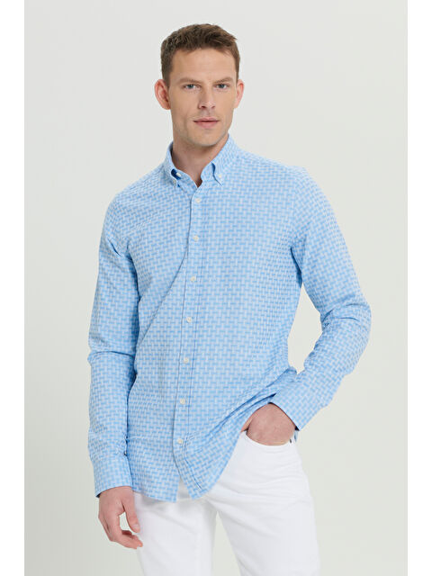 AC&Co / Altınyıldız Classics Erkek Açık Mavi %100 Pamuk Slim Fit Dar Kesim Düğmeli Yaka Armürlü Gömlek