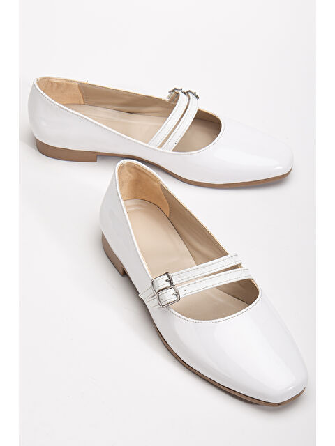 TONNY BLACK Kadın Beyaz Oval Burunlu Çift Tokalı Babet - S000493898-20063