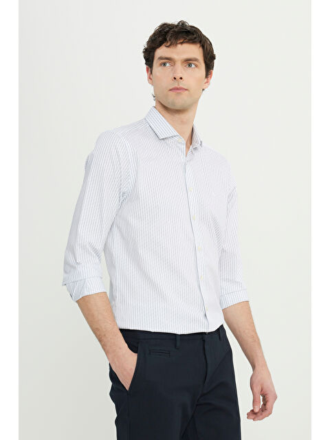 Altınyıldız Classics Erkek Beyaz-Siyah %100 Pamuk Slim Fit Dar Kesim Küçük İtalyan Yaka Çizgili Gömlek
