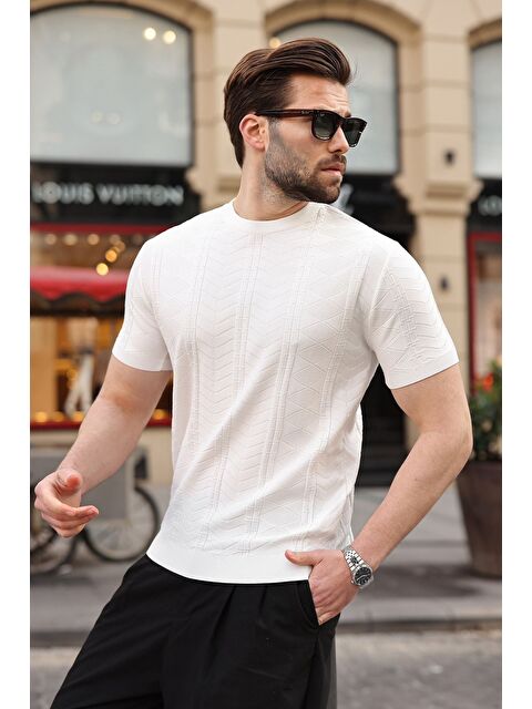 Madmext Beyaz Bisiklet Yaka Slim Fit Triko Erkek Tişört E7466