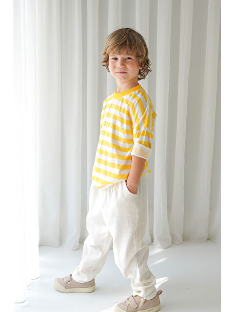 Catz Kids Erkek Çocuk Ekru Keten Carrot Pantolon + Sarı Beyaz Çizgili Penye T-Shirt - S000371332-5405