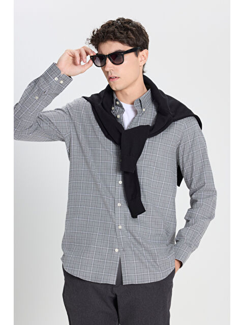 AC&Co / Altınyıldız Classics Erkek Antrasit-Gri %100 Pamuk Slim Fit Dar Kesim Düğmeli Yaka Kareli Flanel Gömlek