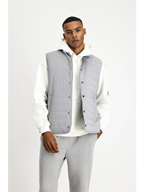 Kiğılı Slim Fit Dar Kesim Spor Kapitone Yelek