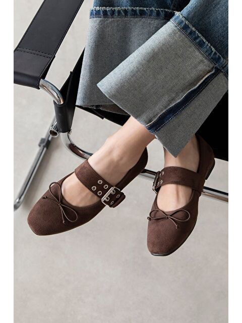 Straswans Faye Kadın Kemer Detay Süet Babet Kahve