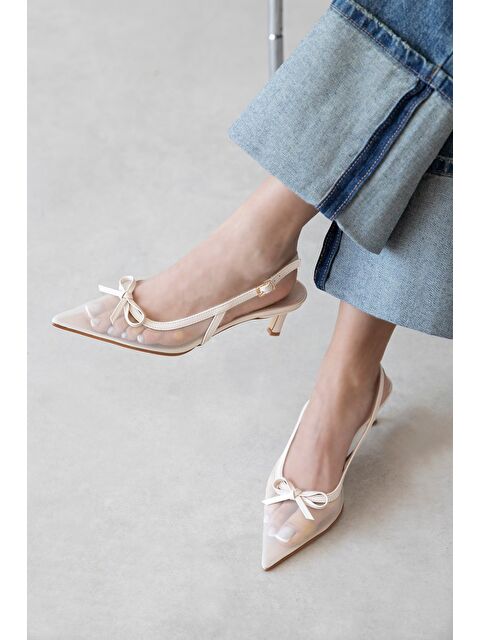 Straswans Noble Kadın Topuklu File Detay Kırışık Deri Ayakkabı Bej