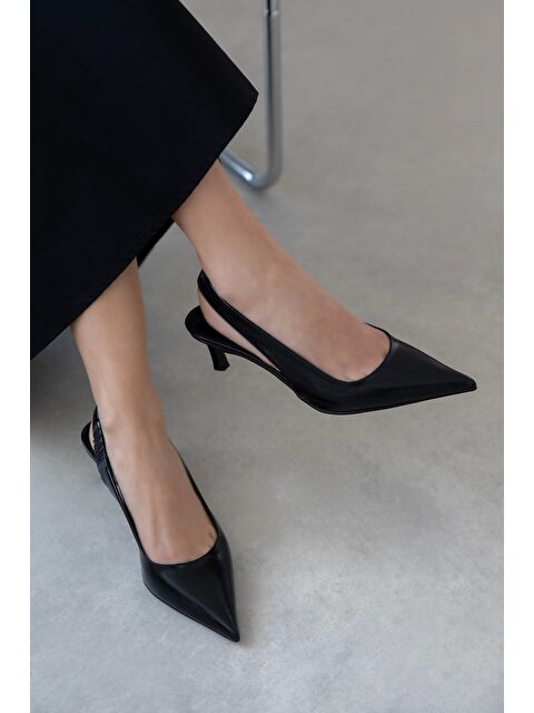 Straswans Costa Kadın Topuklu Kırışık Deri Ayakkabı Siyah