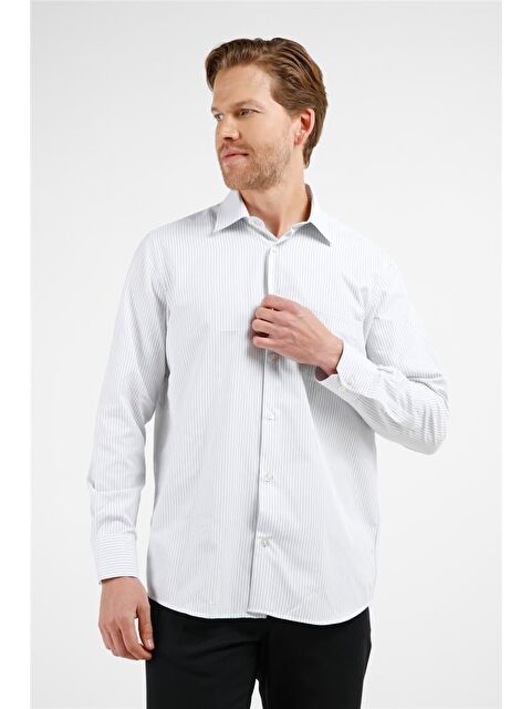 İMZA Beyaz - Siyah Çizgili Desen Sert Yaka Uzun Kol Cepli Comfort Fit Pamuklu Gömlek 1004255275