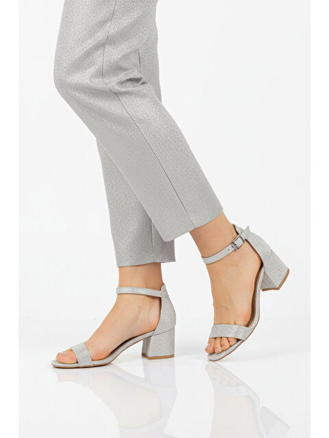 Ayakmod Gümüş Simli Kadın Topuklu Abiye Ayakkabı 325157 Z - S000515882-18105