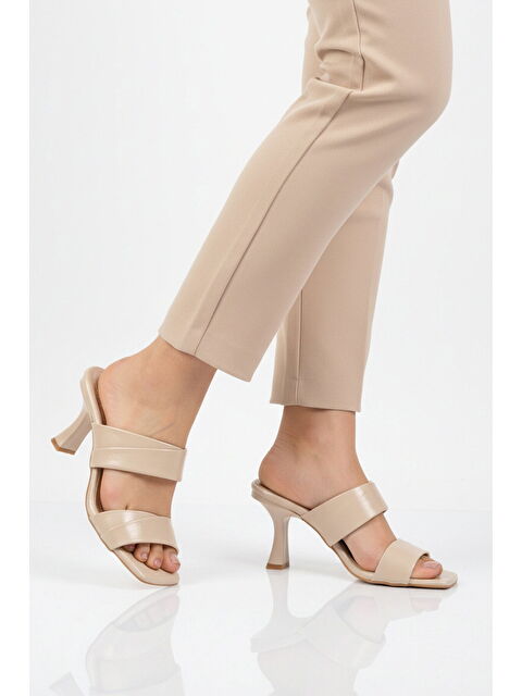 Ayakmod Bej Çift Bantlı Kadın Topuklu Terlik 451158 Z - S000515887-19928