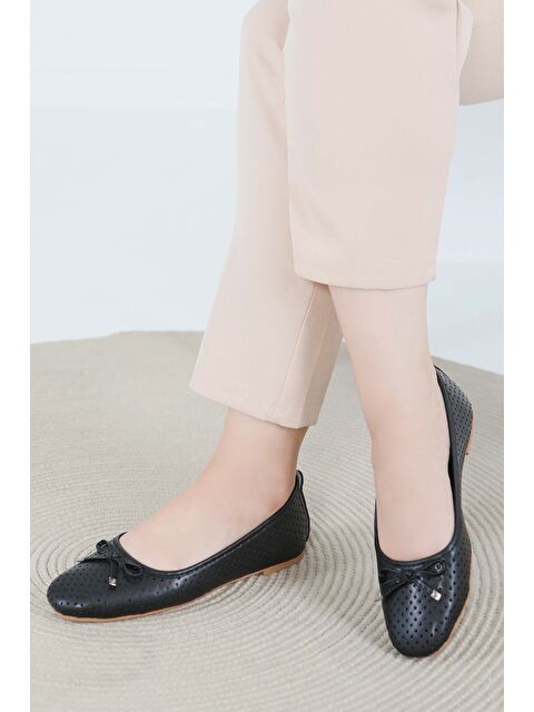 Tofisa Kadın Siyah Delik Detaylı Babet - 27478 - S000425731-19351