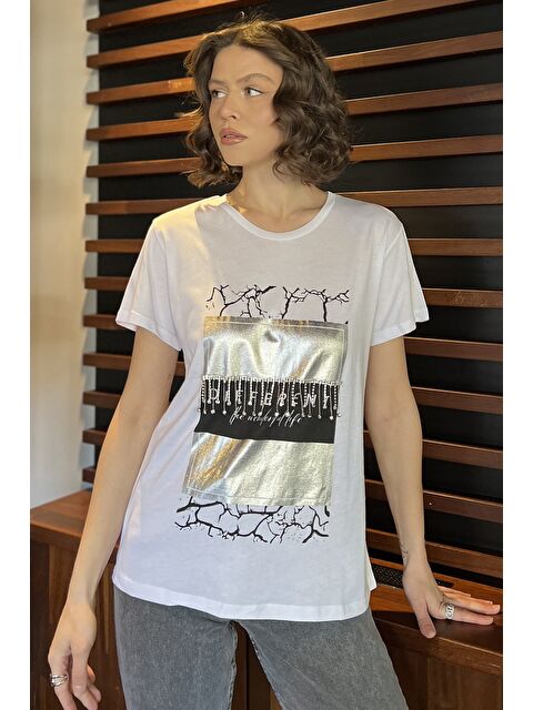 Gülseli Bisiklet Yaka Ön Baskılı Taşlı Kadın Tişört - S000379809-20063