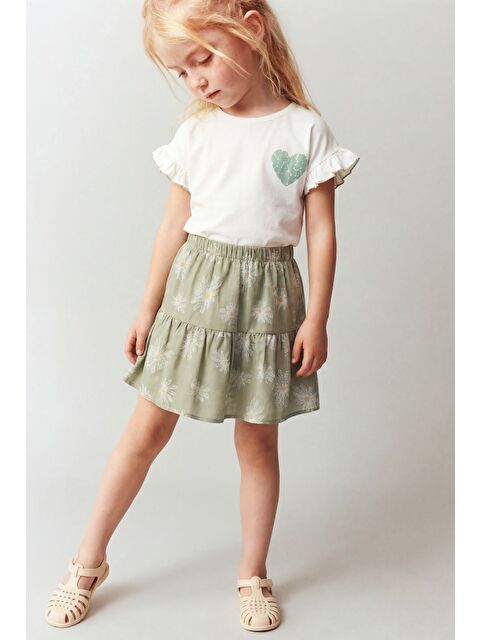 Magu Kız Çocuk Pamuklu Ekru Çağla Yeşili Papatya Desenli Etekli Takım - Kalp Baskılı Fırfır Kollu Tişört