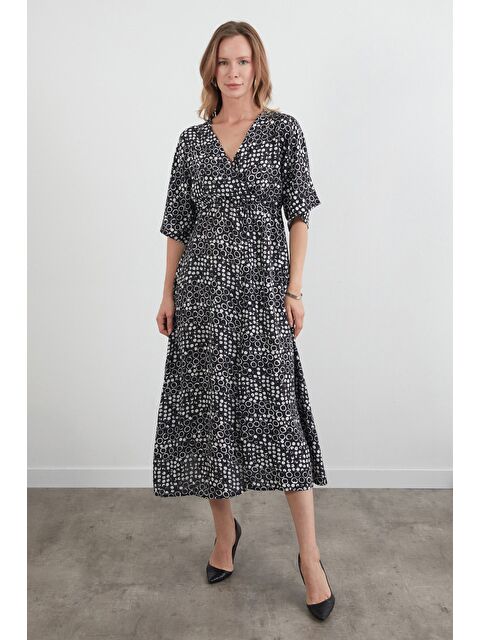 Fullamoda Halka Desenli Beli Lastikli V Yaka Elbise - S000401523-19351