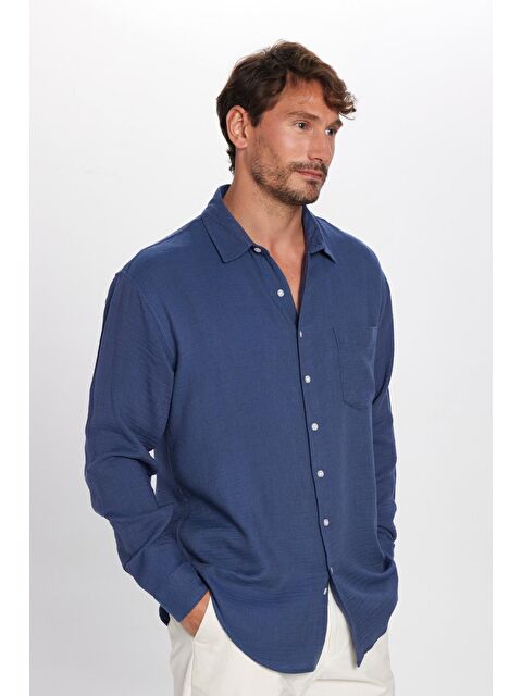 TUDORS Erkek Relax Fit Rahat Kesim Viskon Pamuklu Tek Cepli Düz İndigo Gömlek