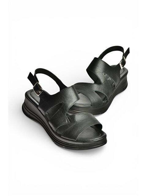 Fox Shoes Siyah Kadın Sandalet Y555210403 - S000531928-19351