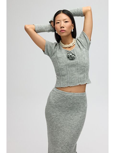 Mai Collection Lumi Gül Detay Gri Crop Etek Triko Takım - S000513546-20600