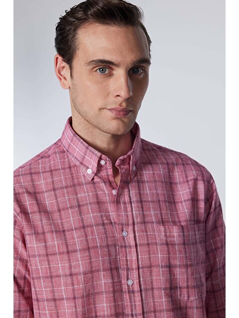 TUDORS Klasik Fit Uzun Kollu Düğmeli Yaka Kareli Keten Doku Yazlık Erkek Gömlek