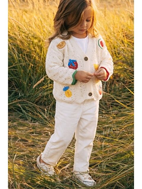 Monila Kız Çocuk Bej Renk Aplike Detaylı Triko Hırka Ve Kanvas Pantolonlu Altüst Takım (2 Parça) - S000515910-19928