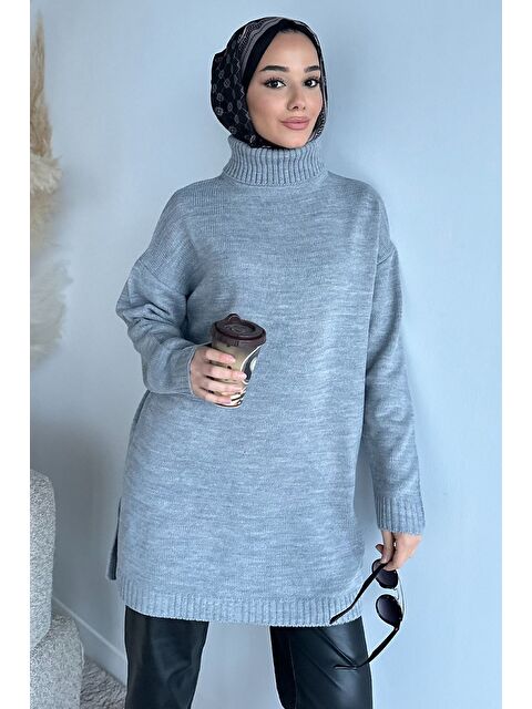 Julude Gülseli Balıkçı Yaka Yırtmaçlı Tesettür Triko Tunik - S000491637-20600