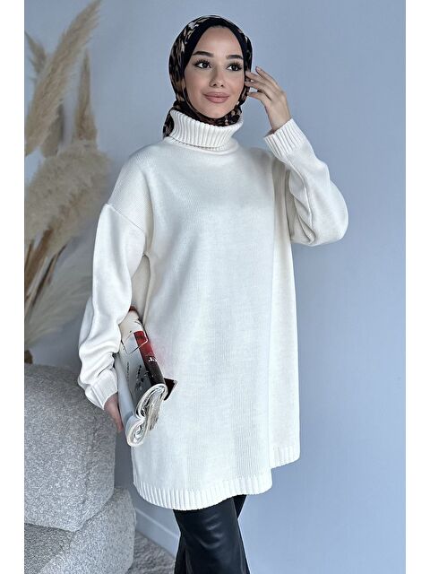 Julude Gülseli Balıkçı Yaka Yırtmaçlı Tesettür Triko Tunik - S000491637-19966