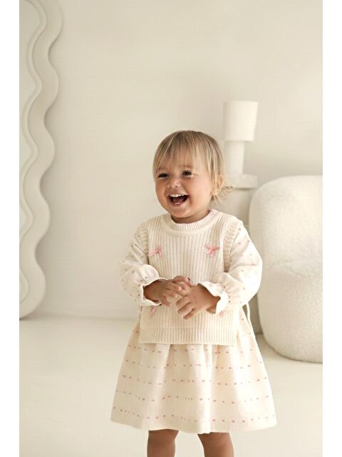 Monila Kız Çocuk Pamuklu Puantiye Desenli Elbise - Triko Yelek Detaylı, Fiyonk Aplikeli - S000518301-5404