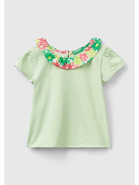 United Colors Of Benetton Kız Çocuk Açık Yeşil Desenli ve Fırfırlı Önlük Yaka Arkadan Düğmeli Tişört - S000295687-29488