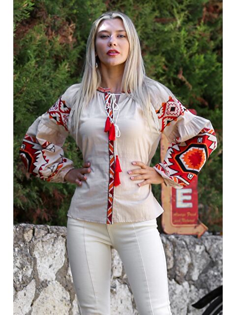 Chiccy Bej Boyundan Bağlamalı Balon Kol Püsküllü Nakışlı Dokuma Casual Bluz - S000358679-19928