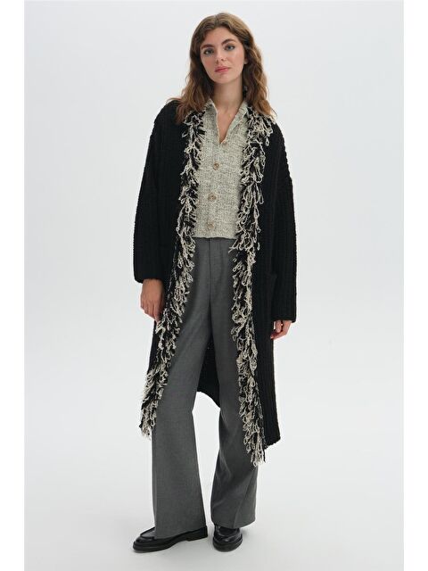 Sherin Siyah Uzun Püsküllü Triko Hırka - S000303469-19351