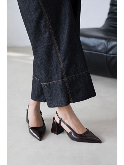 Straswans Karla Kadın Topuklu Kırışık Deri Ayakkabı Kahve