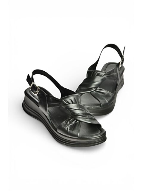 Fox Shoes Siyah Kadın Sandalet Y555210603 - S000531930-19351